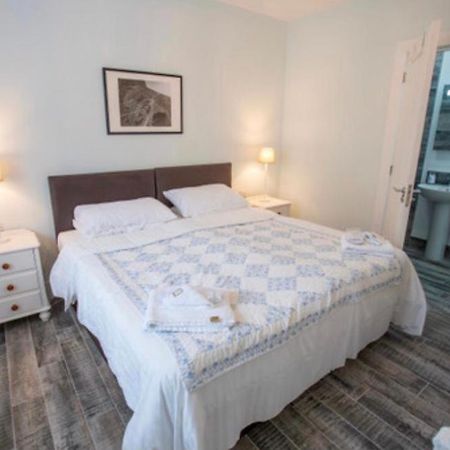 Josies Place At Waters Edge Self Catering Apartment Glenarm エクステリア 写真
