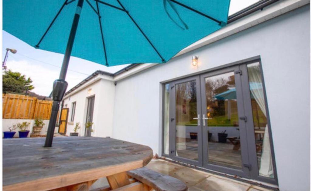 Josies Place At Waters Edge Self Catering Apartment Glenarm エクステリア 写真
