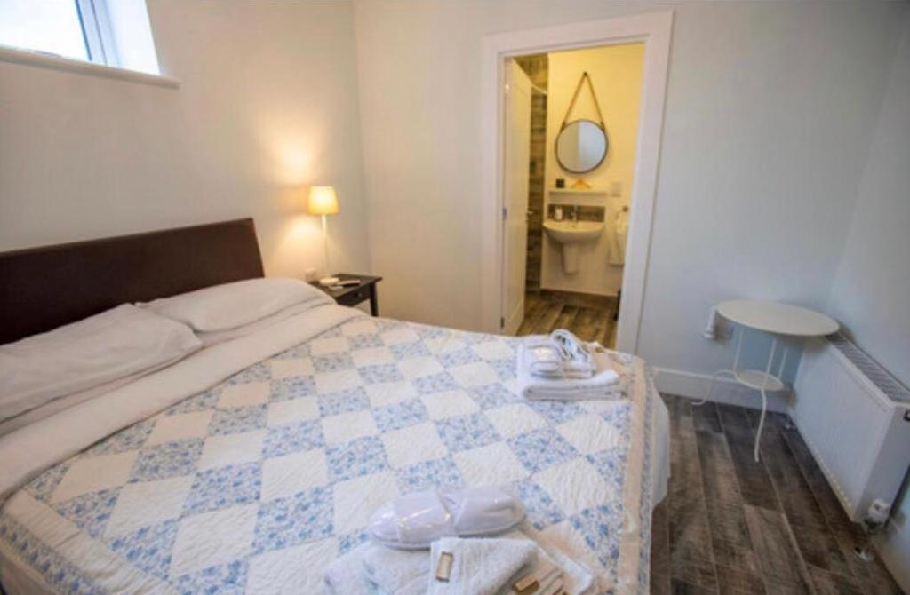 Josies Place At Waters Edge Self Catering Apartment Glenarm エクステリア 写真