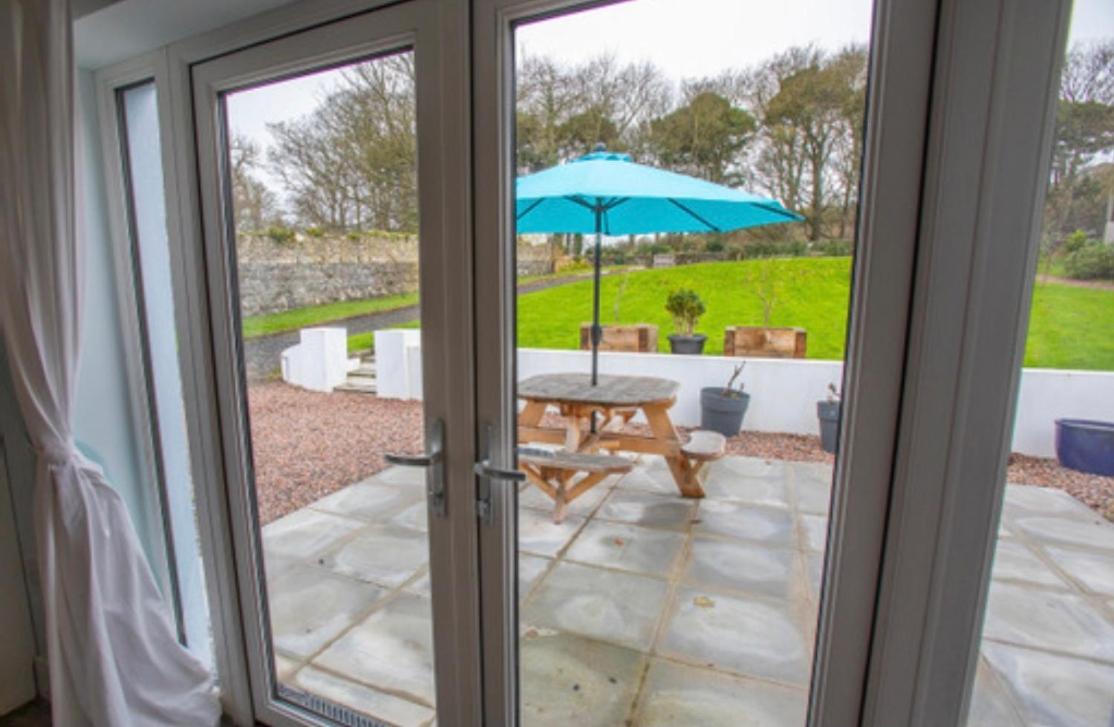 Josies Place At Waters Edge Self Catering Apartment Glenarm エクステリア 写真